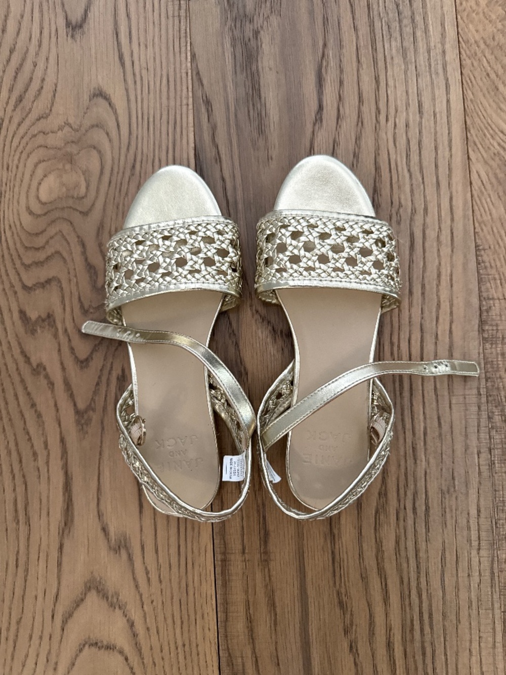 Janie and Jack- Gold sandals- 2y